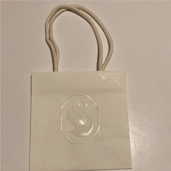 Dior, Swarovski, Oliver peoples, Oakley and Guess Gift Bags - Picture 2 of 9